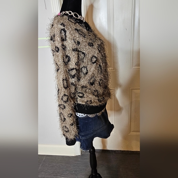 Papaya Shaggy Faux Fur Leopard Print Sweater Top - Size L - Picture 7 of 10